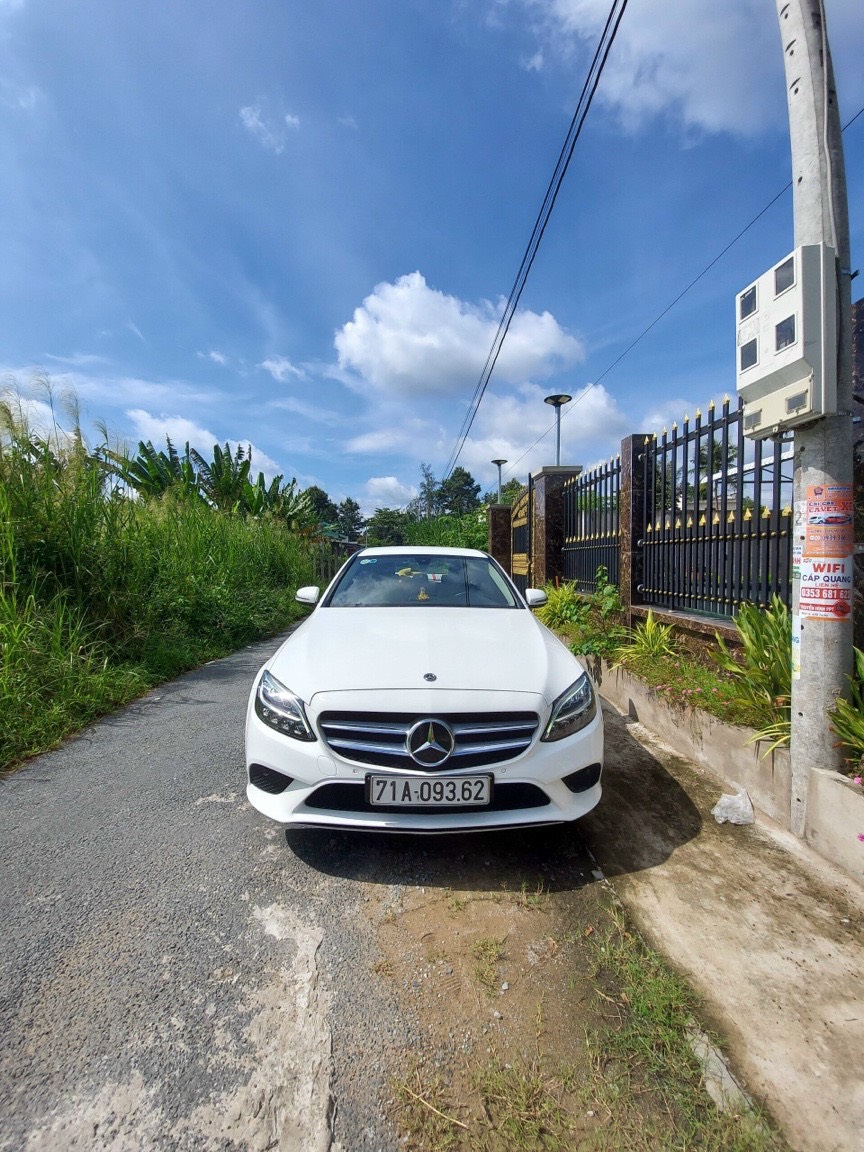 Mercedes Benz C180 Trắng Ngọc Trinh  2020