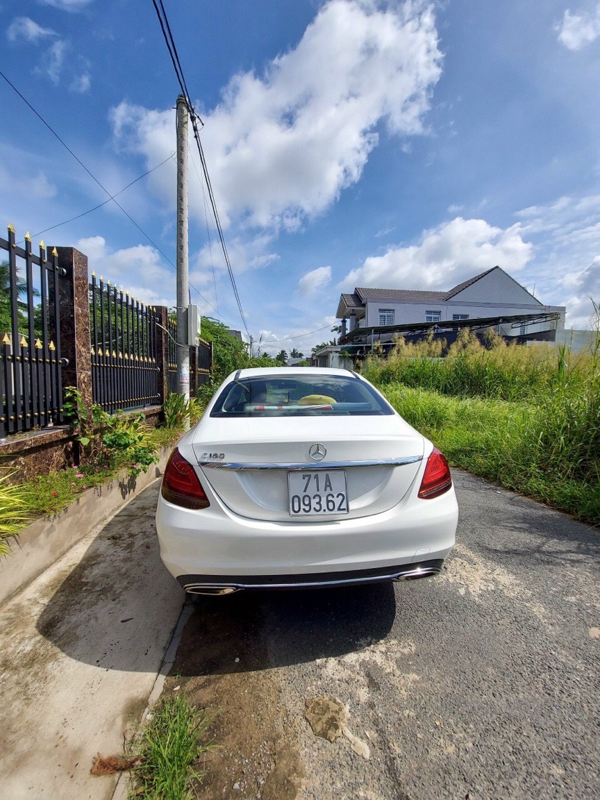 Mercedes Benz C180 Trắng Ngọc Trinh  2020