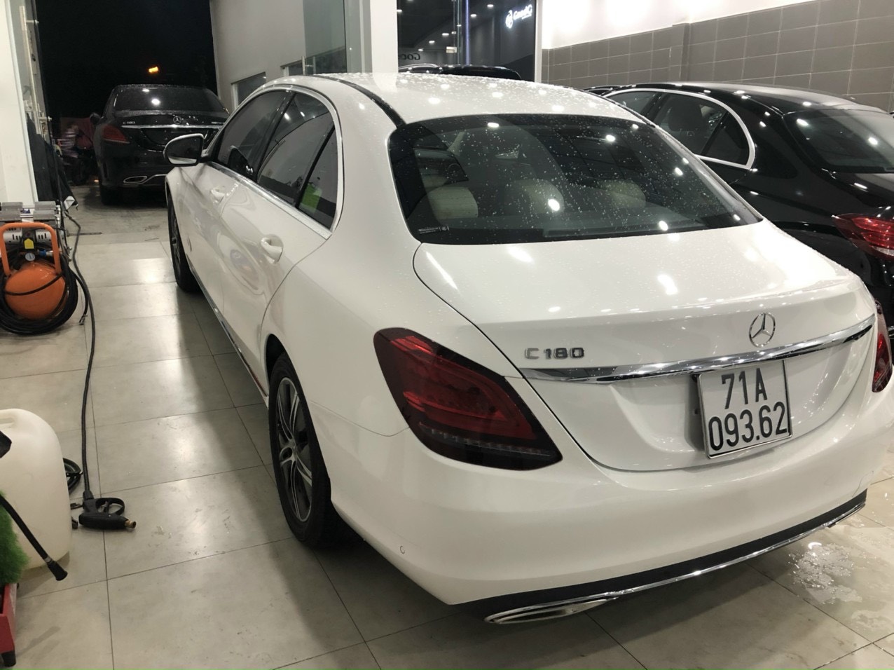 Mercedes Benz C180 Trắng Ngọc Trinh  2020