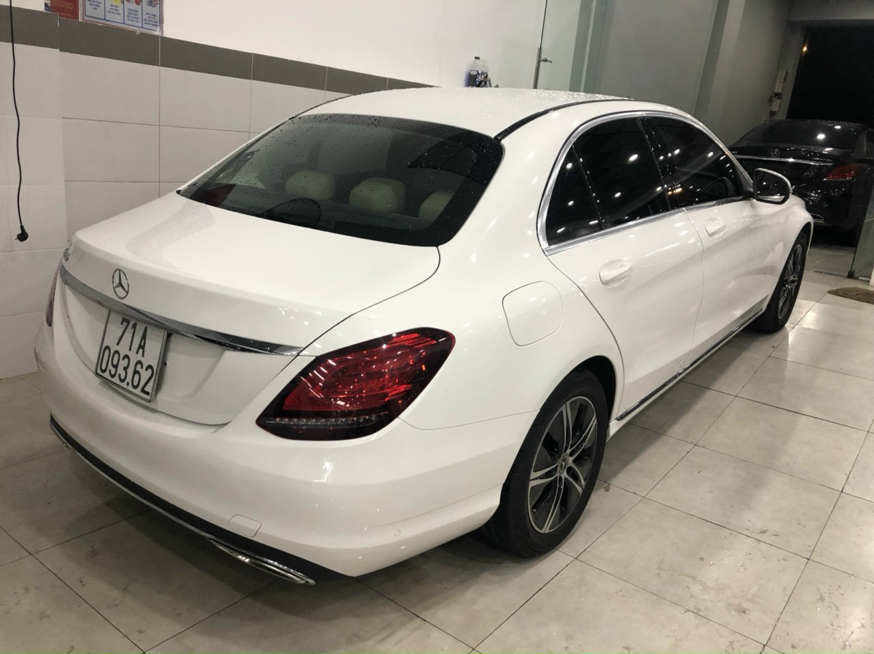 Mercedes Benz C180 Trắng Ngọc Trinh  2020