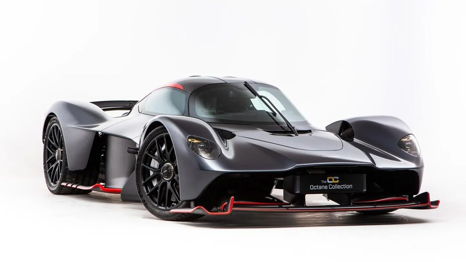 Thông tin và giá bán các dòng xe Aston Martin Valkyrie